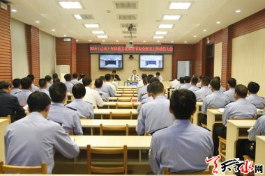 深入推进扫黑除恶气流草莓视频APP官网在线观看专项斗争的关键时刻